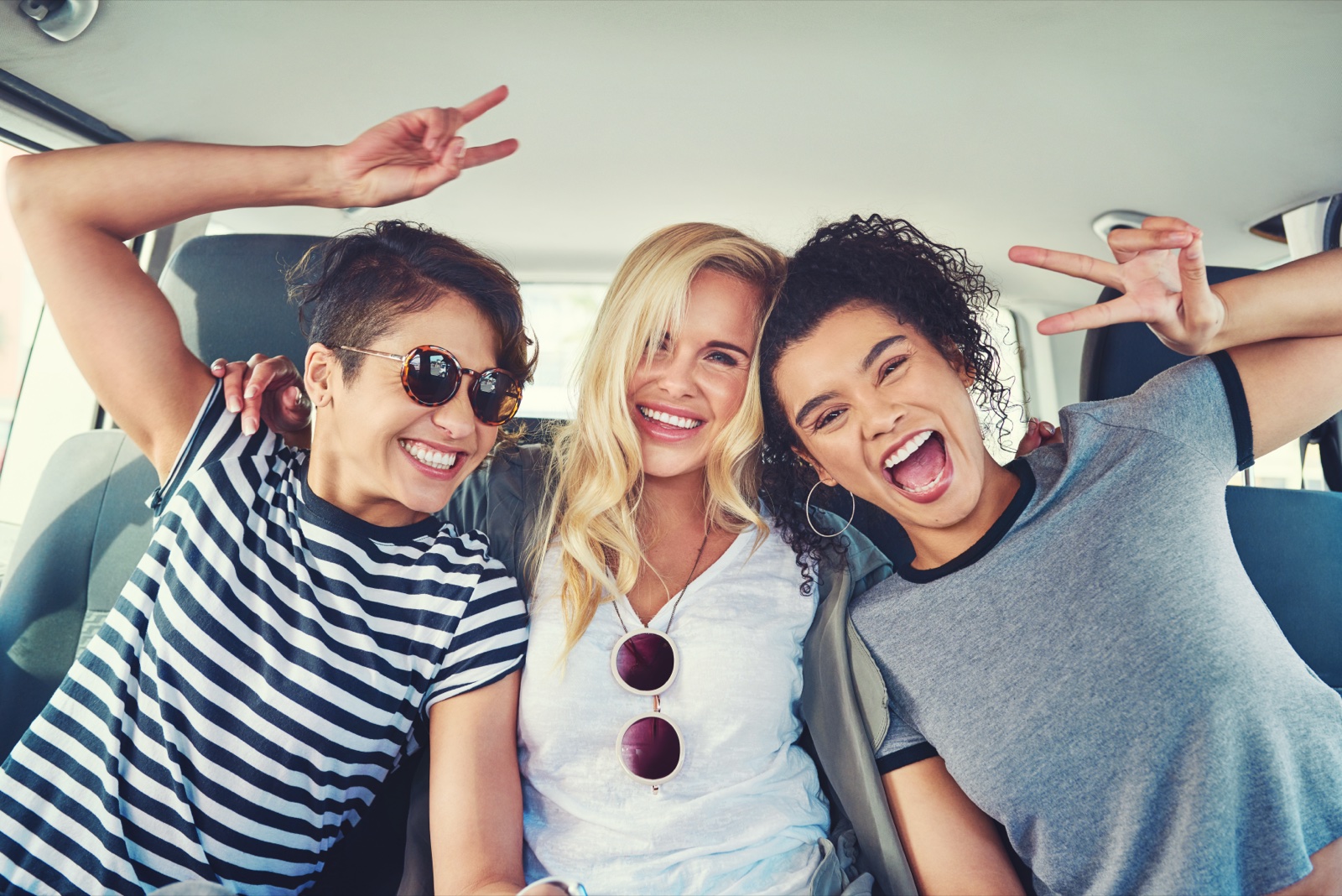Passagères heureuses dans un taxi Good Taxis 45
